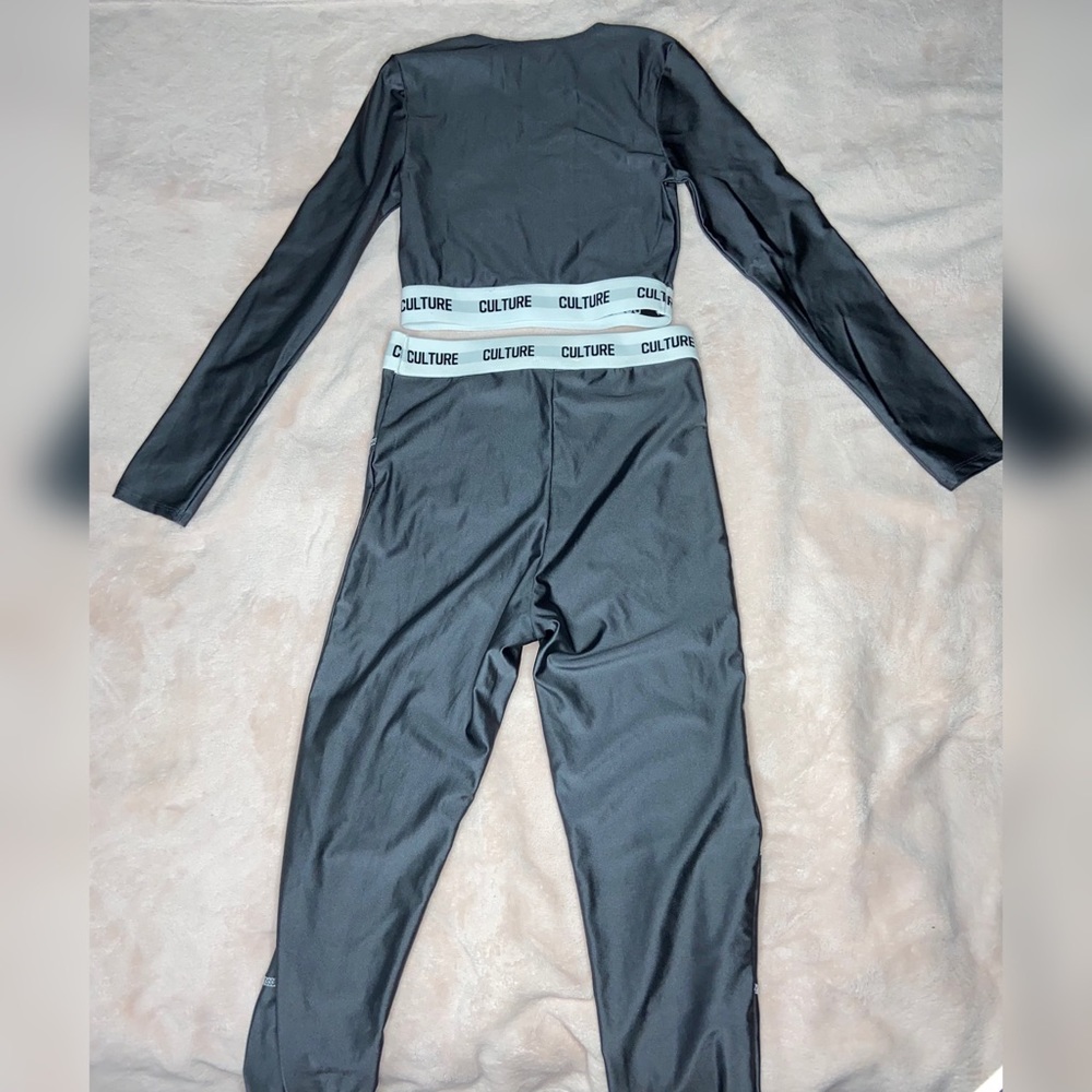 Crop Top Active Set - Picture 12 of 17